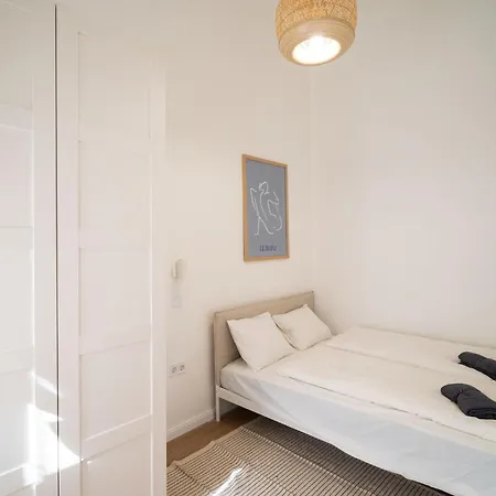 Two Amazing Bedrooms In The Center Apartment